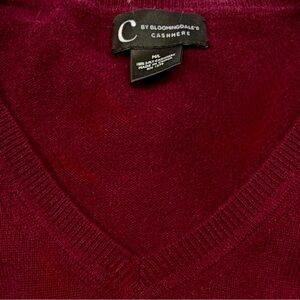 Bloomingdale's Cashmere V-Neck Sweater - Burgundy
